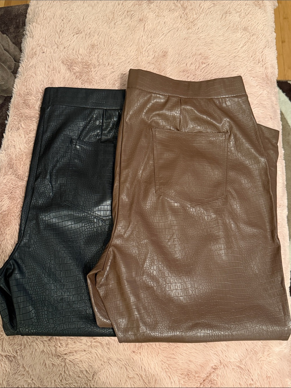 Isaac Mizrahi Faux Croc-Embossed Leggings in Black and Brown - set of two (143)